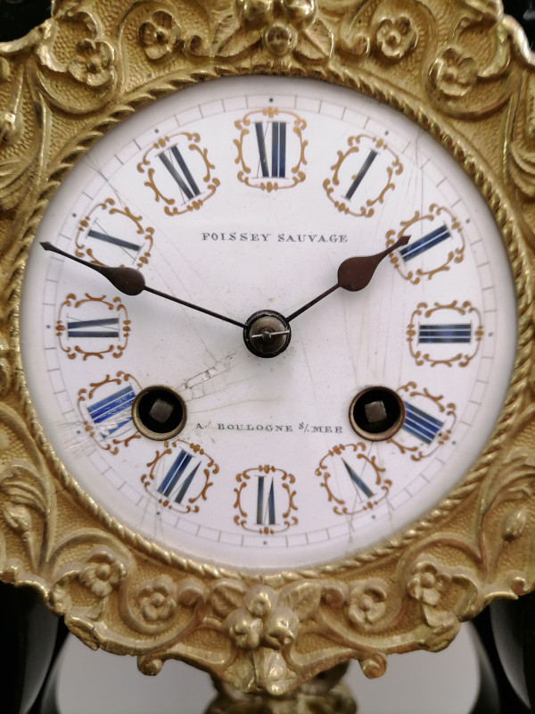 mantle clock